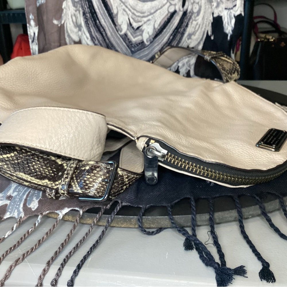 Marc by Marc Jacobs cream pebbled leather with snakeskin embossed trim and strap - Picture 11 of 14